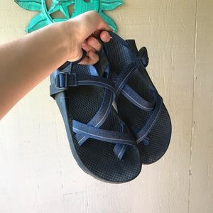 Navy Blue Chacos w toe strap Mens 7